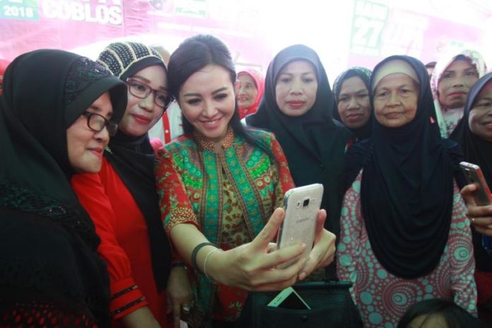 Calon Gubernur Kalimantan Barat nomor urut 2, dr. Karolin Margret Natasa