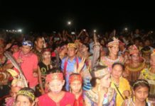 Tokoh Masyarakat Sekayam Siap Berjuang untuk Karolin-Gidot Menang 100 Persen Tokoh masyarakat Sekayam, Kabupaten Sanggau, Provinsi Kalimantan Barat, menyatakan siap memenangkan pasangan calon Gubernur dan Wakil Gubernur Kalbar nomor urut 2, dr. Karolin Margret Natasa dan Suryadman Gidot