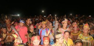 Tokoh Masyarakat Sekayam Siap Berjuang untuk Karolin-Gidot Menang 100 Persen Tokoh masyarakat Sekayam, Kabupaten Sanggau, Provinsi Kalimantan Barat, menyatakan siap memenangkan pasangan calon Gubernur dan Wakil Gubernur Kalbar nomor urut 2, dr. Karolin Margret Natasa dan Suryadman Gidot