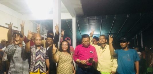 Apresiasi Kinerja Cornelis, Warga Pontianak Kota Pilih Karolin-Gidot Drs Cornelis MH