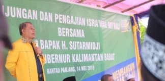 Adrianus Asia Sidot: Saya Yakin Sutarmidji Bisa Pimpin Kalbar Adrianus Asia Sidot mendapampingi Cagub Kalbar nomor urut tiga Sutarmidji ketika bersilaturahim dengan masyarakat Rantau Panjang Kabupaten Landak (Kang Enchus for Equator).