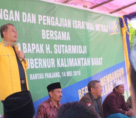 Adrianus Asia Sidot: Saya Yakin Sutarmidji Bisa Pimpin Kalbar Adrianus Asia Sidot mendapampingi Cagub Kalbar nomor urut tiga Sutarmidji ketika bersilaturahim dengan masyarakat Rantau Panjang Kabupaten Landak (Kang Enchus for Equator).