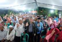 Programnya Pro Rakyat, Masyarakat Makin Yakin Midji-Norsan akan Menang Calon Gubernur Kalbar nomor urut tiga Sutarmidji bersama masyarakat (Kang Enchus for Equator).