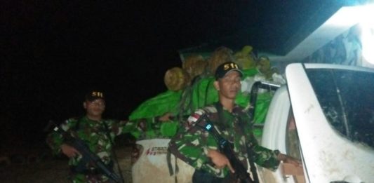 700 Kilogram Gaharu Diamankan Satgas Pamtas Yonif 511/DY Anggota Pamtas Yonif 511/Dibyatara Yodha mengamankan 700 kilo gram Gaharu tanpa dokumen hasil hutan yang sah-ist