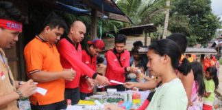 Pengobatan Gratis Baguna Kalbar Diikuti Seribuan Warga di Melawi Sebanyak 1.275 masyarakat di Kabupaten Melawi mendapatkan pengobatan gratis dalam kegiatan Bakti Sosial yang dilaksanakan Badan Penanggulangan Bencana (BAGUNA) PDI Perjuang bersama Relawan Karolin-Gidot.