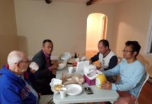 Pesantren Pertama di Amerika Buka puasa di pondok pesantren pertama di Amerika yang dibangun Imam Shamsi Ali asal Sulawesi Selatan