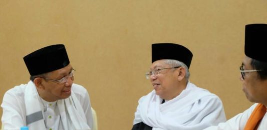 Keakraban Sutarmidji dengan Para Tokoh Nasional Calon Gubernur Kalbar nomor urut tiga Sutarmidji bersama KH. Ma'aruf Amin dan Oesman Sapta Oedang (Kang Enchus for Equator).