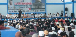 Hadiri Solidaritas Palestina di Melawi, Sutarmidji: Umat Islam harus Bersatu Lawan Kedzaliman Sutarmidji saat mengikuti safari Ramadhan. (Kang Enchus for Equator).