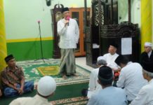Kultum Subuh di Melawi, Sutarmidji: Kita Harus Bangga sebagai Umat Islam Sutarmidji ketika memberikan kultum (Kang Enchus for Equator)