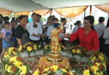 Hadiri Perayaan Waisak, Ini Harapan Cagub Karolin Calon Gubernur Kalimantan Barat nomor urut 2, dr. Karolin Margret Natasa