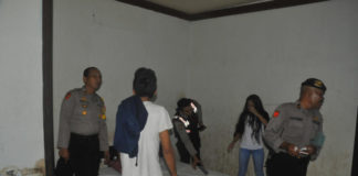 Satu Truk Pasangan Mesum Diamankan TERJARING. Pasangan mesum ini terjaring Operasi Pekat Sabhara Polresta Pontianak, Senin (14/5) dini hari—Ocsya Ade CP