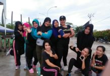 Berbagai Aktivitas Warga Menunggu Jelang Berbuka Puasa