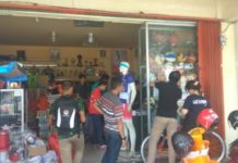 Pontianak Berlari 5K Siap Digelar RACE PACK. Suasana pengambilan race pack para peserta Pontianak Berlari 5K di Toko Lilo Sport, Sabtu (12/5. Maulidi Murni-RK