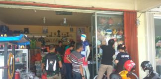 Pontianak Berlari 5K Siap Digelar RACE PACK. Suasana pengambilan race pack para peserta Pontianak Berlari 5K di Toko Lilo Sport, Sabtu (12/5. Maulidi Murni-RK