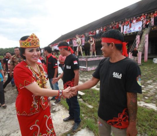 Karolin Bertekad Jadikan Dayak Modern Calon Gubernur Kalbar nomor urut 2, dr. Karolin Margret Natasa