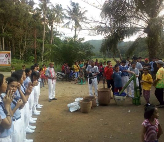Buddha Tzu Chi Penghubung Singkawang Selenggarakan Baksos Yayasan Buddha Tzu Chi Kantor Penghubung Singkawang selenggarakan Bhakti sosial pendampingan pertanian dan kesehatan di Desa Chaonk Kecamatan Mempawah Hulu Kabupaten Landak, Minggu (6/5)