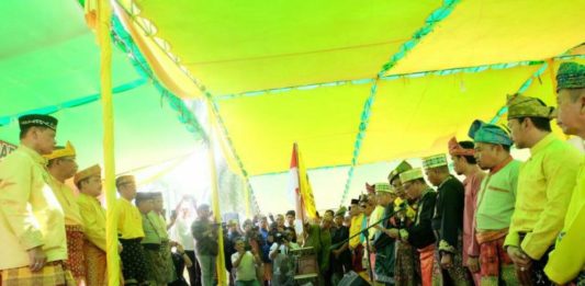 Persatuan Melayu dan Raja-raja se-Kalbar Siap Dukung dan Menangkan Midji-Norsan Persatuan Melayu dan Raja-raja se-Kalbar saat mendeklarasikan dukungan untuk Midji-Norsan di Mempawah (Kang Enchus for Equator).