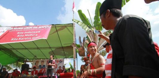 Ingat Jasa Cornelis, Warga Madura Mempawah Pilih Karolin-Gidot Calon Gubernur Kalbar nomor urut 2, dr. Karolin Margret Natasa