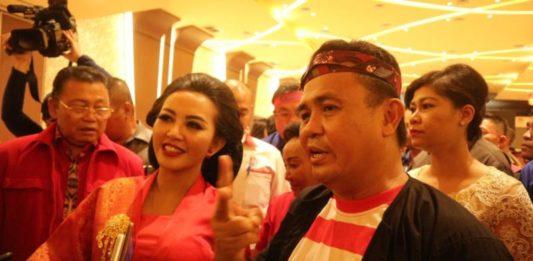 Optimalkan Pertanian, Karolin-Gidot Optimis Tekan Pengangguran Pasangan calon Gubernur Kalbar Karolin Margret Natasa-Suryadman Gidot.