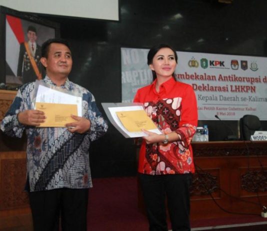 Karolin-Gidot Siapkan Sistem Pemerintahan Anti Korupsi Pasangan calon Gubernur Kalbar Karolin Margret Natasa-Suryadman Gidot.