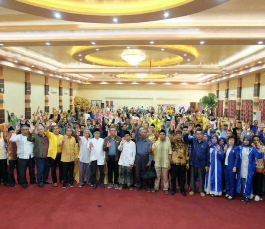 Tokoh Masyarakat Ketapang: Pontianak Bukti Kinerja Sutarmidji Calon Gubernur Kalbar nomor urut tiga Sutarmidji saat bersilaturahim di Kabupaten Ketapang (Kang Enchus for Equator).