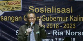 Perbanyak Sumur Pompa, Sutarmidji Yakin Karhutla Dapat Dicegah Calon gubernur nomor urut 3 sedang bersosialisasi dengan masyarakat bengkayang.