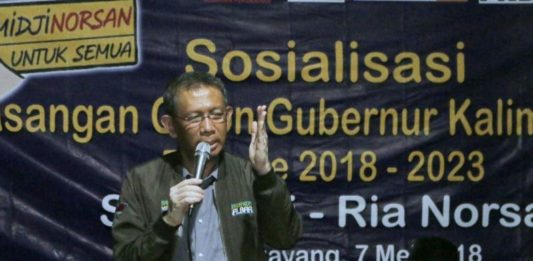 Warga Bengkayang Kompak Dukung Sutarmidji Calon gubernur nomor urut 3 sedang bersosialisasi dengan masyarakat bengkayang.