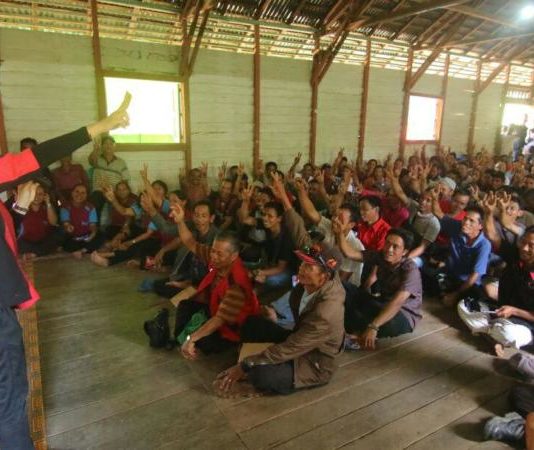 Sekolah Unggulan, Kado Hardiknas Karolin untuk Pelajar Kalbar