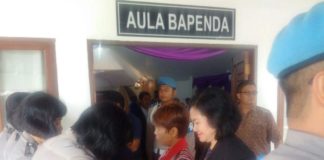 Debat Kandidat Cabup-Cawabup Sanggau, Undangan Mulai Berdatangan Pemeriksaan terhadap tamu undangan sebelum memasuki ruang debat---kiram