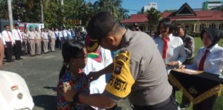 Polresta Pontianak Kukuhkan Komunitas Pelajar Pelopor Anti Narkoba PENGUKUHAN. Kapolresta Pontianak AKBP Wawan Kristyanto tengah mengukuhkan Komunitas Pelajar Pelopor Anti Narkoba di halaman Mapolresta Pontianak, Rabu (9/5)--Polisi for RK