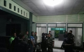 Dibuntuti dari Mempawah Pencuri Motor Dibekuk di Kubu Raya DIAMANKAN. Terduga pelaku (duduk) curanmor saat diamankan di Mako Ajendam, Ahad (20/5) malam--Pendam for RK