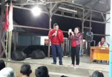 Cornelis Ungkap Alasan Karolin-Gidot Layak Dipilih Rakyat Kalbar PIDATO. Cornelis saat memberikan pidato di Sanggau--MC for RK