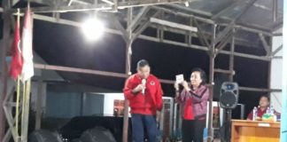 Cornelis Ungkap Alasan Karolin-Gidot Layak Dipilih Rakyat Kalbar PIDATO. Cornelis saat memberikan pidato di Sanggau--MC for RK