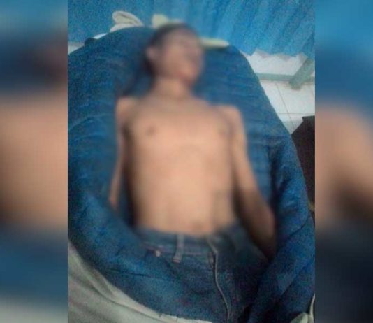 Remaja Ditemukan Tewas Gantung Diri di WC Kost Jenazah remaja yang tewas gantung diri —Darmansyah Dalimunthe