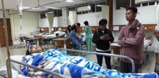 Rahayu Luka Serius Setelah Melawan Perampok PERAWATAN. Rahayu mendapatkan perawatan intensif setelah tumbang melawan perampok, Rabu (7/6) malam--Gusnadi