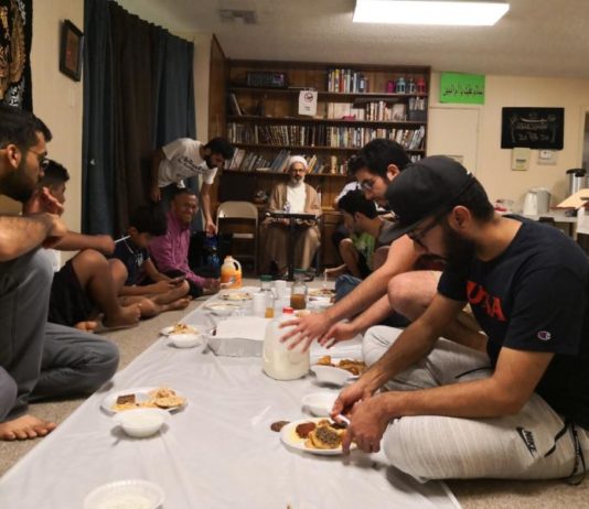 Kesasar ke Masjid di San Antonio BUKBER. Suasana berbuka puasa di Masjid Hussainiah San Antonio, Texas, Amerika Serikat. Dahlan Iskan Photo