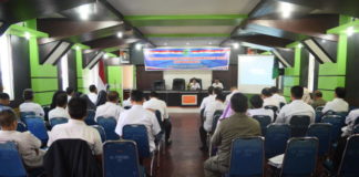 Pembahasan Raperda Kabupaten Sintang Tahun Anggaran 2018 Bahas Raperda. Sekda Sintang, Dra Yosepha Hasnah, M.Si menghadiri pembahasan Raperda Kabupaten Sintang Tahun Anggaran 2018 di Balai Ruai, Kompleks Rumah Jabatan Bupati Sintang, Rabu (6/6/). Humas Pemkab Sintang for Rakyat Kalbar