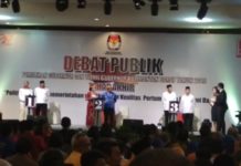 Dihadiri Seribu Orang DEBAT TERAKHIR. Suasana Debat Publik Paslon Gubernur-Wakil Gubernur putaran ketiga di ballroom Hotel Aston Pontianak, Kamis sore (21/6). Rizka Nanda-RK