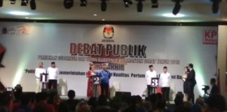Dihadiri Seribu Orang DEBAT TERAKHIR. Suasana Debat Publik Paslon Gubernur-Wakil Gubernur putaran ketiga di ballroom Hotel Aston Pontianak, Kamis sore (21/6). Rizka Nanda-RK