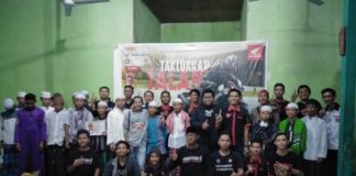 Ratusan Bikers Honda Berbagi di Bulan Suci Ramadan Brotherfood Gathering. Ratusan bikers Honda yang tergabung dalam komunitas naungan paguyuban Honda West Borneo Community (HWBC) mengikuti kegiatan Brotherfood Gathering di Panti Asuhan Hidayatul Muslimin, Minggu (3/6). HWBC for Rakyat Kalbar