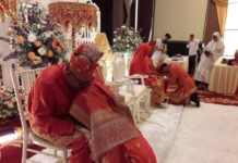 Nahan Haru, H Rusman Ali Berlinang Air Mata Merestui. Bupati Kubu Raya, H Rusman Ali merestui pernikahan putri semata wayangnya, dr Dhea Larasati, MARS dengan AKP Dheni Saputra, SIK yang diiringi tetesan air mata bahagia. Humas for Rakyat Kalbar