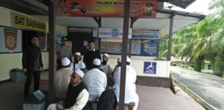 Berdakwah, 8 Warga India Diamankan DIPERIKSA. Delapan warga India beserta Jamaah Tabligh lainnya menjalani pemeriksaan di Mapolres Bengkayang, Sabtu (2/6). Kurnadi-RK