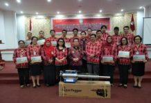 “Tanggal Merah”, RSUD Tetap Buka FOTO BERSAMA. Plt Bupati Landak Herculanus Heriadi bersama jajaran SKPD di lingkungan Pemkab Landak, Jumat (8/6). Humas Pemkab Landak for Rakyat Kalbar