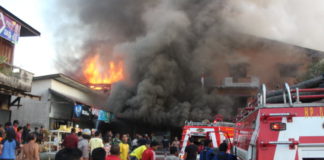 Warning Kebakaran Saat Lebaran KEBAKARAN. Salah satu rumah warga Sekadau yang terbakar, beberapa waktu lalu. Abdu Syukri