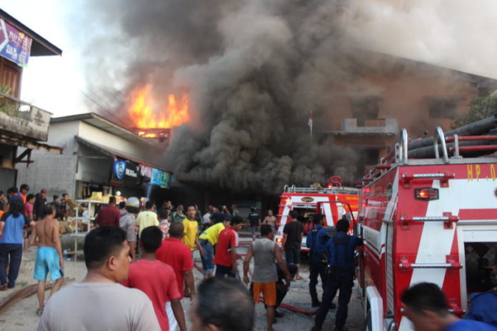 KEBAKARAN. Salah satu rumah warga Sekadau yang terbakar, beberapa waktu lalu. Abdu Syukri