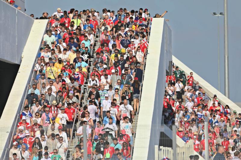 Para penonton Inggris vs Panama keluar dari Stadion Nizhny Novgorod, Rusia, Minggu (24/6).