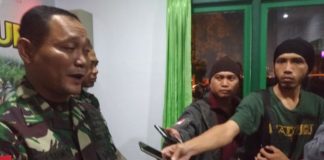 Kalbar Aman, Kapendam: Masayarakat Jangan Was-was dan Terprovokasi WAWANCARA. Kapendam Letnan Kolonel Infanteri Aulia Fahmi Dalimunthe saat diwawancarai sejumlah wartawan di Media Center Kodam XII/Tpr, Jalan Tengku Umar, Sabtu (9/6) malam--Ocsya Ade CP