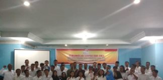 Awasi Kemungkinan Pemilih Gelap PEMILIH GELAP. Ketua Panwaslu Kabupaten Sekadau, Nur Soleh foto bersama Petugas Pengawas TPS disela pelantikan, Sabtu (2/6). Pengawas TPS akan memantau potensi pemilih gelap selama masa pencoblosan Pemilihan Gubernur-Wakil Gubernur Kalbar, 27 Juni 2018 mendatang. Panwaslu Sekadau for Rakyat KalbarTeks: Abdu Syukri