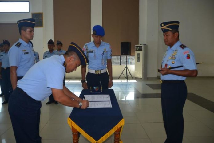 SERTIJAB. Marsekal Pertama TNI Minggit Tribowo pimpin serah terima jabatan kepala RSAU dr M Sutomob Lanud Supadio di Graha Teddy Kustari (GTK), Jumat (8/6). Penerangan Lanud Supadio for RK