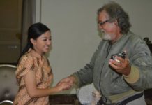 Wartawan Asing Ini Terkesan Keramahan Karolin James dan Karolin saat berjumpa pertamakalinya di Kota Pontianak, Kalimantan